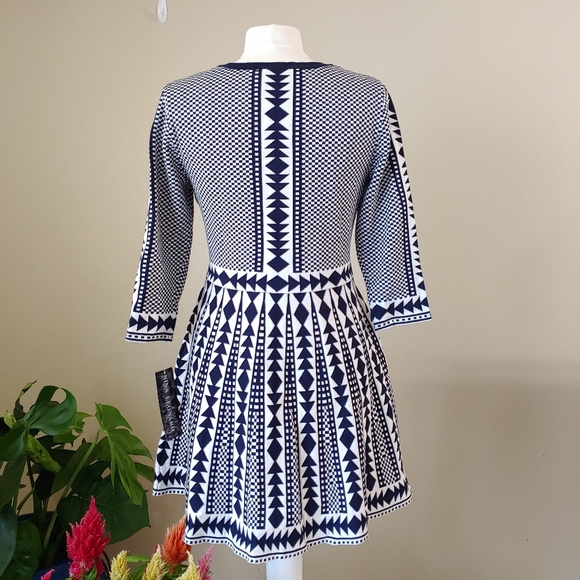 Nina Leonard Geometric Fit/Flare Dress - Size PL - Picture 4 of 6